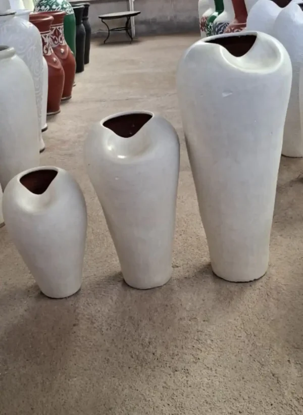 Ensemble de Vases Blancs Design Organique